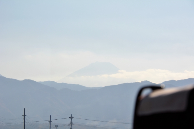 鉄道乗車記録の写真:車窓・風景(13)        「富士山が微かに」