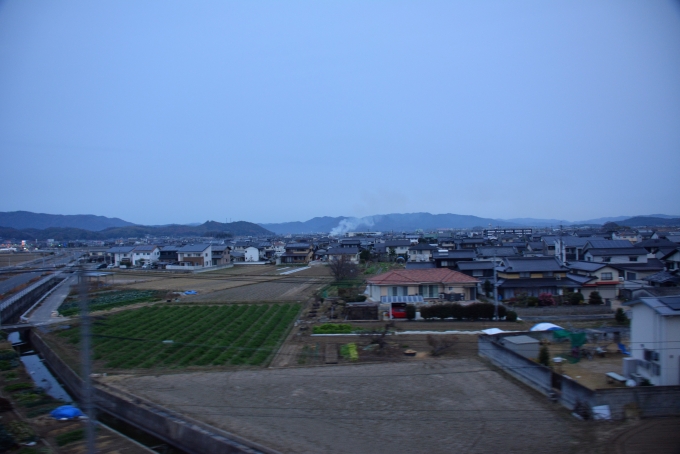 鉄道乗車記録の写真:車窓・風景(11)        「小田川が決壊した堤防からの水で浸水被害を受けた地区です。」
