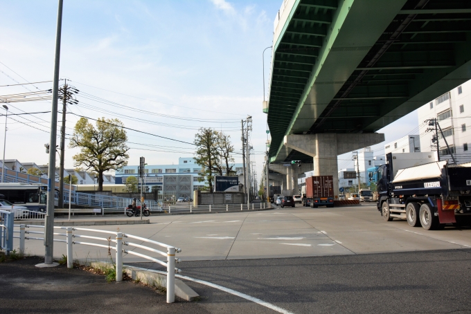 鉄道乗車記録の写真:駅舎・駅施設、様子(7)        「駅前」
