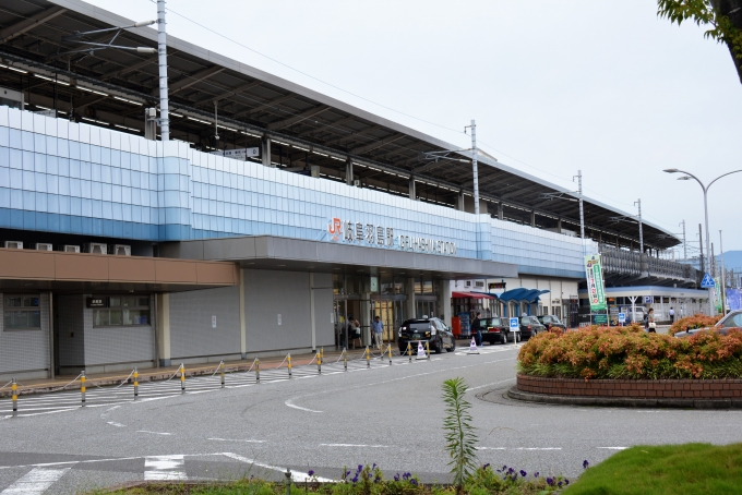 鉄道乗車記録の写真:駅舎・駅施設、様子(6)        「新幹線岐阜羽島駅はすぐ目の前」
