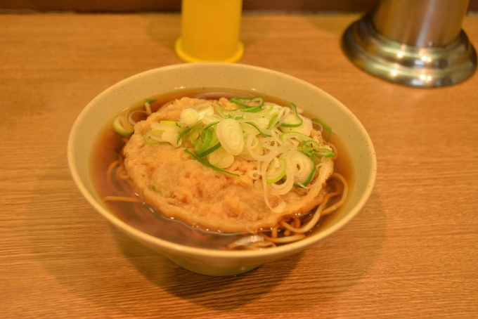 鉄道乗車記録の写真:駅弁・グルメ(13)        「朝飯前でちょうど関東地方の懐かしい立食い蕎麦を食べられてよかったです。

東京でサラリーマン時代には神田の立食い蕎麦を朝飯に食べたことがよくありました。」