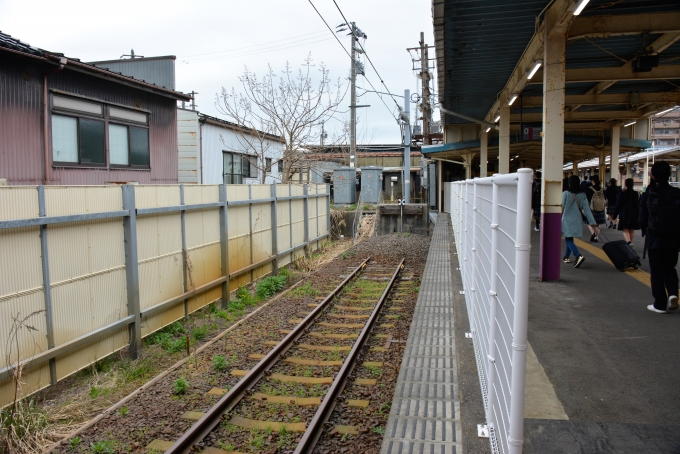 鉄道乗車記録の写真:駅舎・駅施設、様子(20)        「弥彦線の東三条側の終点」