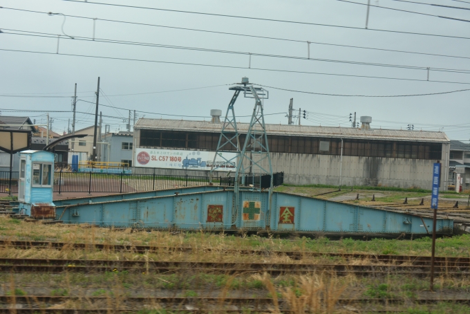鉄道乗車記録の写真:車窓・風景(19)        「新津機関区転車台」