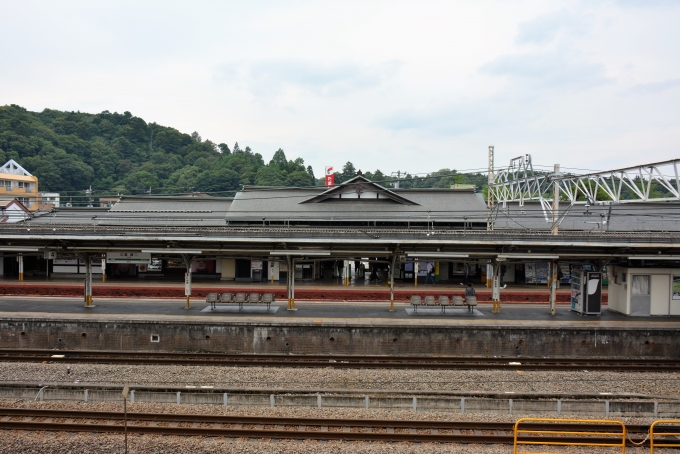 鉄道乗車記録の写真:駅舎・駅施設、様子(6)        「京王高尾駅から見たJR高尾駅」