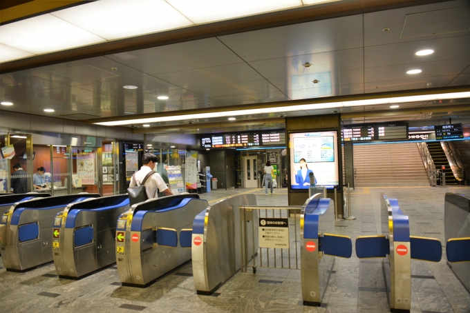 鉄道乗車記録の写真:駅舎・駅施設、様子(4)        「在来線が始発より運休している中、九州新幹線は始発より運行していました。」