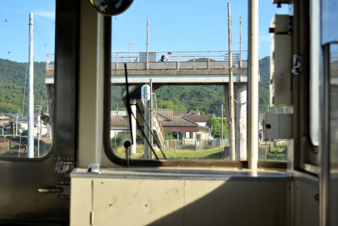 鉄道乗車記録の写真:車窓・風景(23)        「急げ！！」