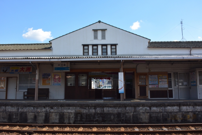 鉄道乗車記録の写真:駅舎・駅施設、様子(8)        「特急停車駅なのに無人駅になっています。」