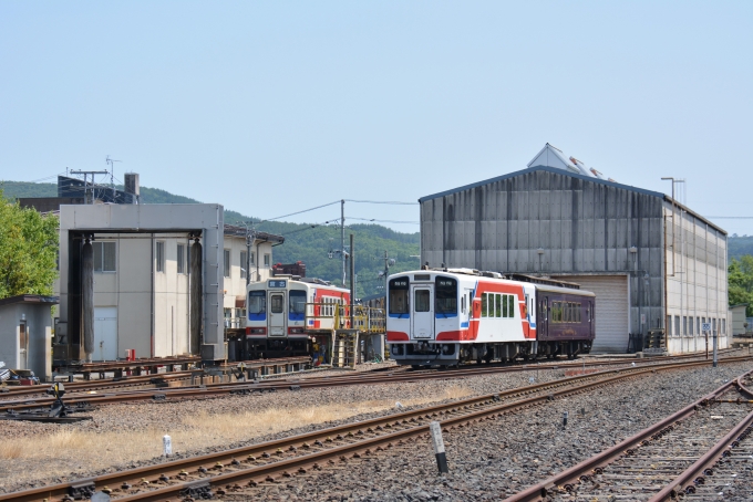 鉄道乗車記録の写真:駅舎・駅施設、様子(11)        「三陸鉄道の車庫が隣接」