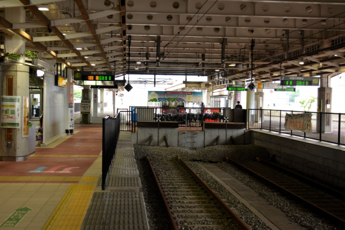 鉄道乗車記録の写真:駅舎・駅施設、様子(19)        「標準軌の終点。
新幹線の軌間は広軌と言われることがありますが実は標準軌です。」