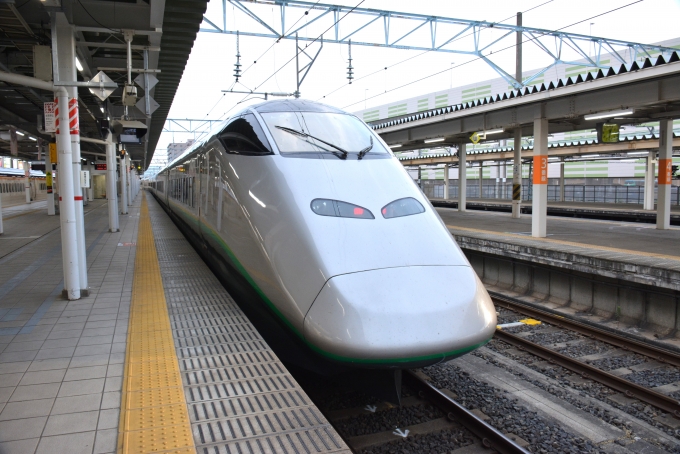 鉄道乗車記録の写真:乗車した列車(外観)(25)        「東京へ向けほぼ満席になって出発」