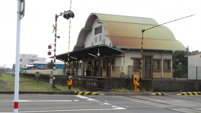 鉄道乗車記録の写真:駅舎・駅施設、様子(4)        「翌朝撮影。」