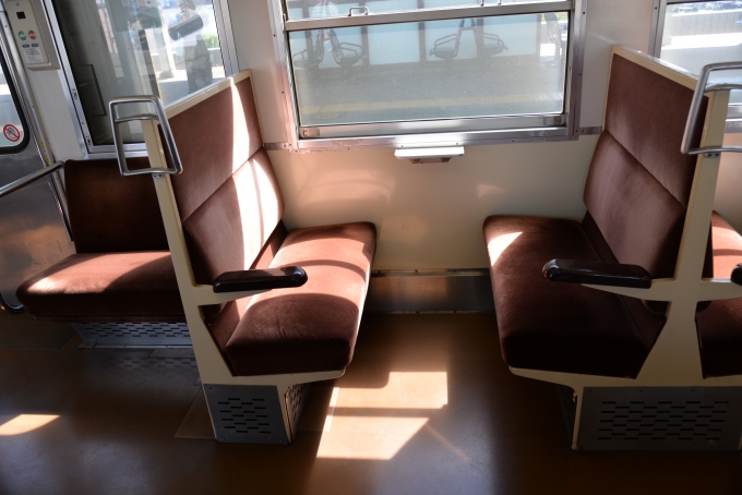 鉄道乗車記録の写真:車内設備、様子(2)        「この椅子いいよね」