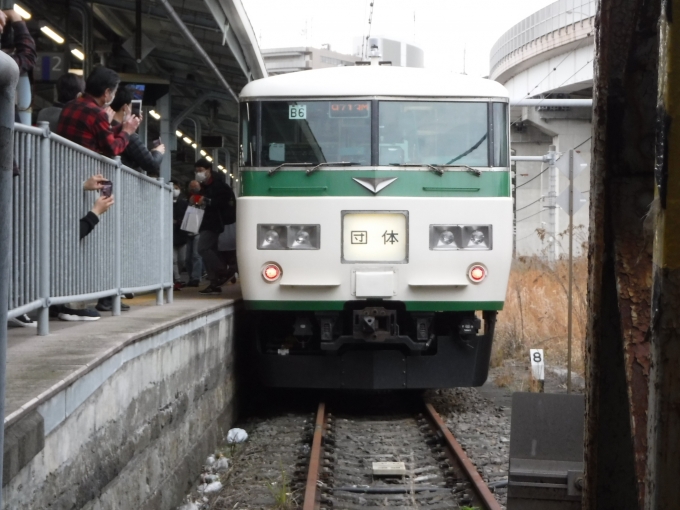 鉄道乗車記録の写真:乗車した列車(外観)(1)        「横須賀駅2番線」