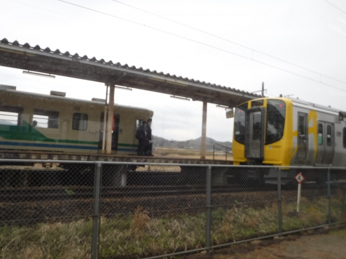 鉄道乗車記録の写真:列車・車両の様子(未乗車)(3)        「梁川駅の蕎麦屋さんから。
」