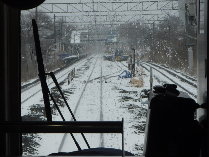 鉄道乗車記録の写真:車窓・風景(1)        「滝沢　2番線入線」