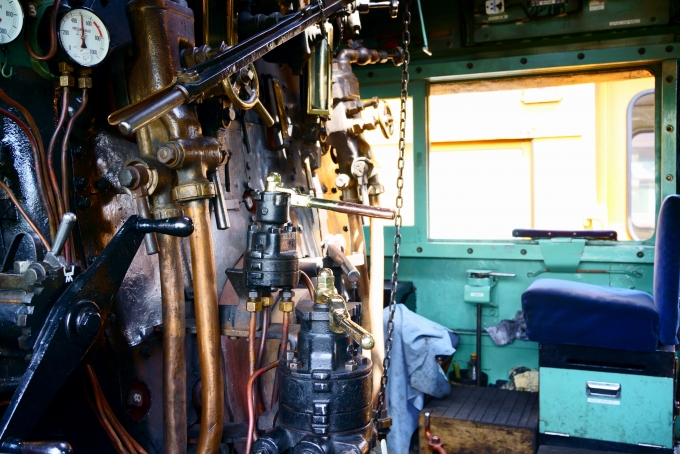 鉄道乗車記録の写真:車内設備、様子(4)        「SLのC10-8号の運転席」