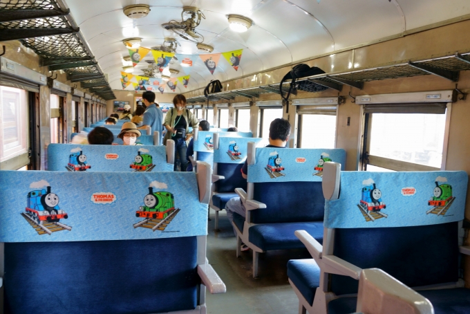 鉄道乗車記録の写真:車内設備、様子(8)     「同じくトーマスの客車内」
