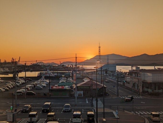 鉄道乗車記録の写真:旅の思い出(2)     「徳山駅からの夕陽」