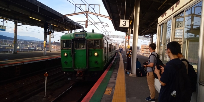 鉄道乗車記録の写真:乗車した列車(外観)(1)     「大津京駅にて」