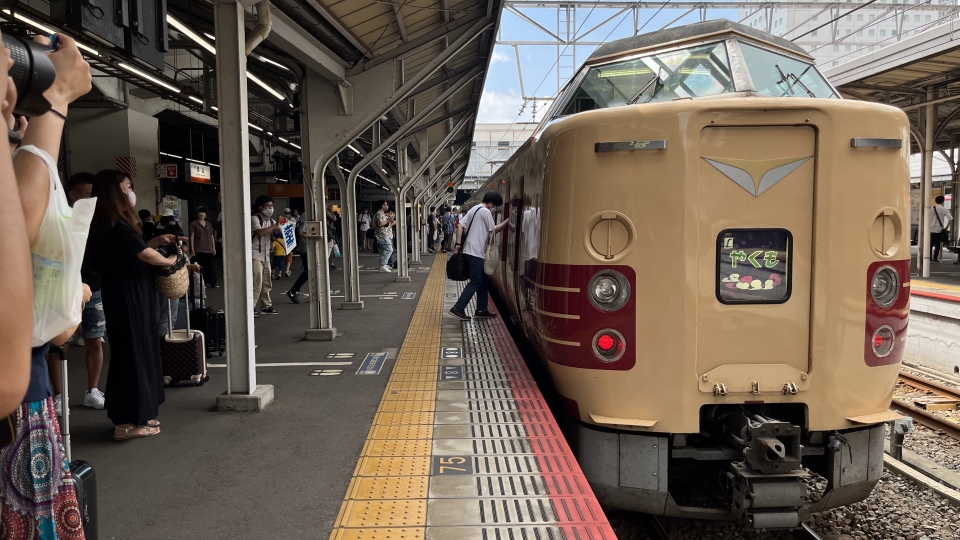 鉄道乗車記録「岡山駅から米子駅」乗車した列車(外観)の写真(2) by うみ 撮影日時:2022年08月11日