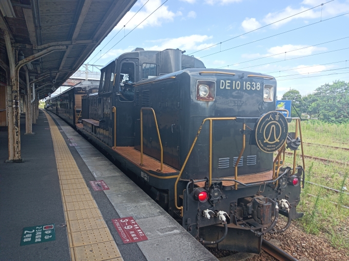 鉄道乗車記録の写真:列車・車両の様子(未乗車)(6)        「熊本〜鳥栖間特別運行中のSL人吉号のディーゼル機関車側。」