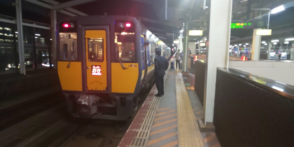 鉄道乗車記録「松江駅から鳥取駅」乗車した列車(外観)の写真(1) by HiR 撮影日時:2022年11月17日