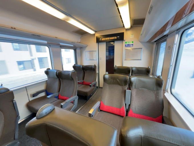 鉄道乗車記録の写真:車内設備、様子(3)     「今回座った座席です。
座り心地は以前乗ったときと同じくよかったです。」