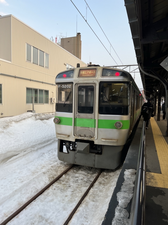鉄道乗車記録の写真:乗車した列車(外観)(2)        「乗車前に撮影できなかったため小樽駅で撮影したものですが、今回乗車した列車です。
」