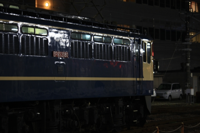 鉄道乗車記録の写真:列車・車両の様子(未乗車)(1)          「ホームの光に照らされ、EF65が発車の時を待つ、、、」