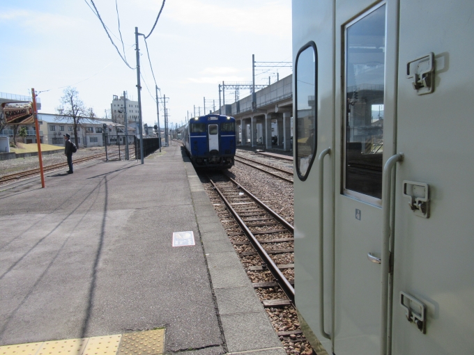 鉄道乗車記録の写真:列車・車両の様子(未乗車)(13)     「まさかの縦列停車」