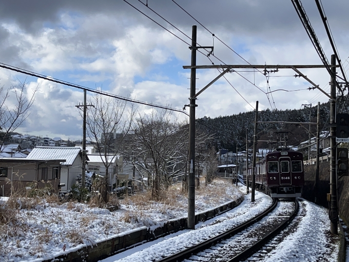 鉄道乗車記録の写真:乗車した列車(外観)(16)        「距離感間違えたぁ」