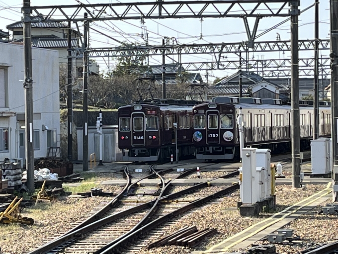 鉄道乗車記録の写真:列車・車両の様子(未乗車)(1)          「1700系祝電を撮りに来たけど、昨日で運行終了。車庫でパンタ降ろして休み。
でも、HMは付けたまま。」