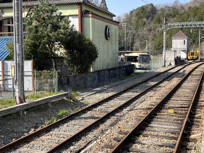 鉄道乗車記録の写真:駅舎・駅施設、様子(6)        「保線車両が無い。何処へ❓」