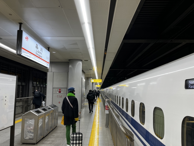 鉄道乗車記録の写真:乗車した列車(外観)(15)        「品川駅着。在来線に乗り換え」