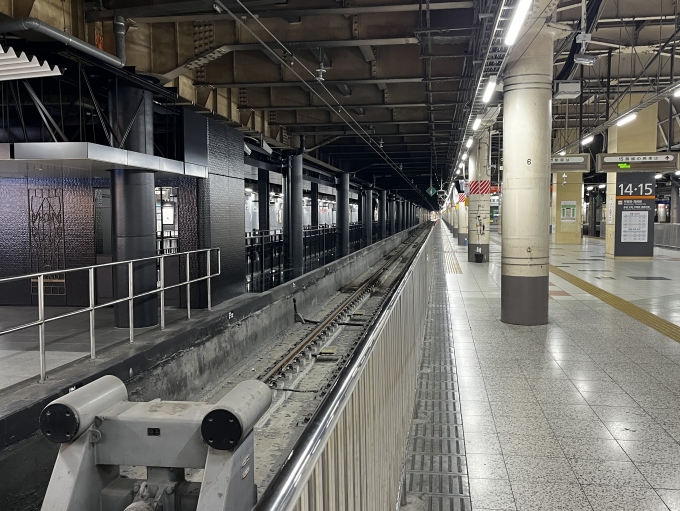 鉄道乗車記録の写真:駅舎・駅施設、様子(6)        「此処に来るのは約半世紀振り！
嘗て、特急・急行で賑わっていた半地下ホーム。」