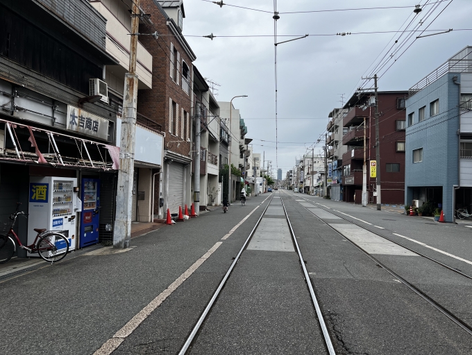 鉄道乗車記録の写真:車窓・風景(27)        「とても大阪市内中心部とは思えない。GW最終日なのにとても静か。」