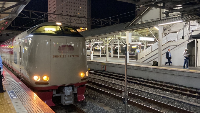 鉄道乗車記録の写真:乗車した列車(外観)(1)        「連結前。サンライズ出雲号」