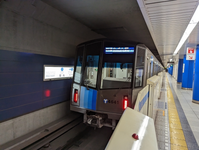 鉄道乗車記録の写真:乗車した列車(外観)(1)          「横浜市交通局4000」