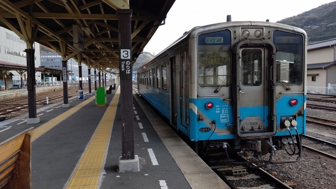 鉄道乗車記録の写真:乗車した列車(外観)(2)     「JR予讃線 八幡浜駅 伊予大洲行」