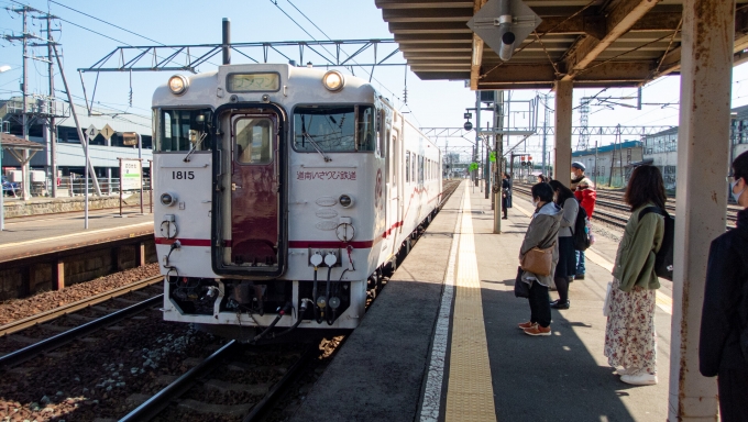 鉄道乗車記録の写真:乗車した列車(外観)(6)        「人生初の北海道旅行。
鉄印第一号をもらうために
木古内駅へ。
途中寄り道します。」