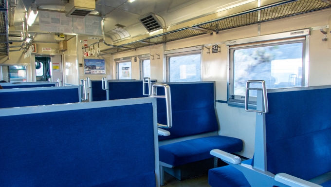 鉄道乗車記録の写真:車内設備、様子(3)        「乗客がまばらで
ゆっくりと寛げる。」