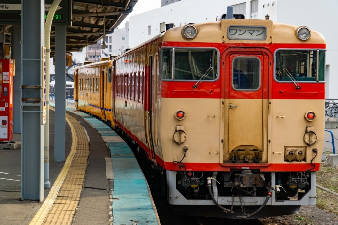 鉄道乗車記録の写真:列車・車両の様子(未乗車)(3)        「函館まで乗り入れている
道南いさりび鉄道。
懐かしの国鉄色カラーの車両に
大興奮。」