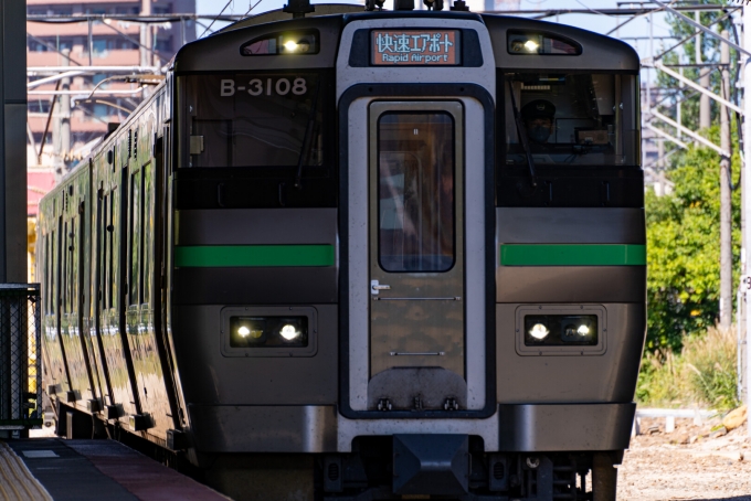 鉄道乗車記録の写真:乗車した列車(外観)(2)        「座席指定のエアポート快速で
ゆったりと車窓を満喫しながら
札幌駅へ。」