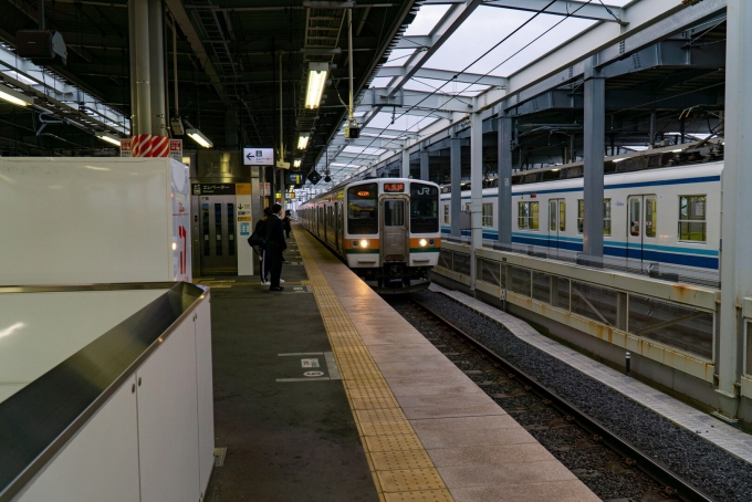鉄道乗車記録の写真:乗車した列車(外観)(3)        「211系　クハ210-3027
A27編成」