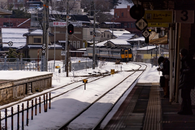 鉄道乗車記録の写真:駅舎・駅施設、様子(1)          「今日は門司まで行きます。
先ずは、スーパーおきで
益田駅へ。」