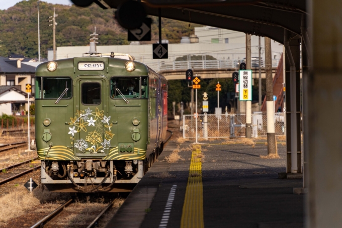 鉄道乗車記録の写真:乗車した列車(外観)(2)        「観光列車‘‘○○のはなし‘‘
キハ47 7003
JR西日本	キハ40系
2両編成」