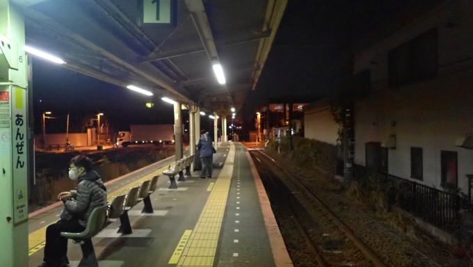 鉄道乗車記録の写真:駅舎・駅施設、様子(1)          「大川行へ乗り換え。」