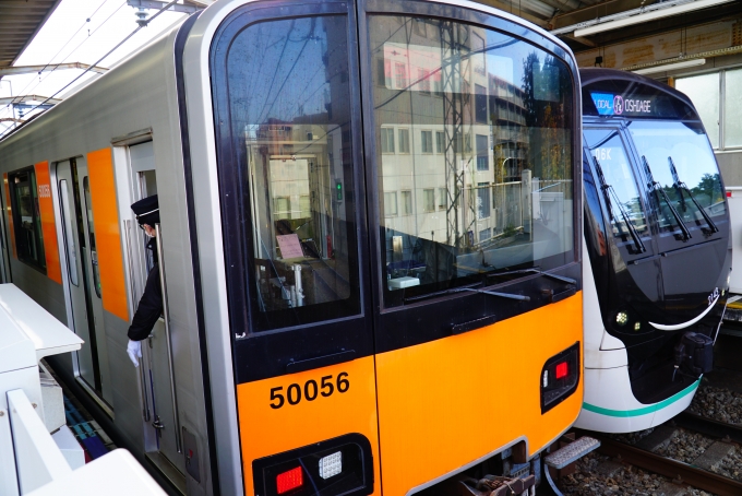 鉄道乗車記録の写真:乗車した列車(外観)(2)        「東急と東武は、半蔵門線を通じて
互いに直通運転している。
50056
東武50000系 51056F編成」