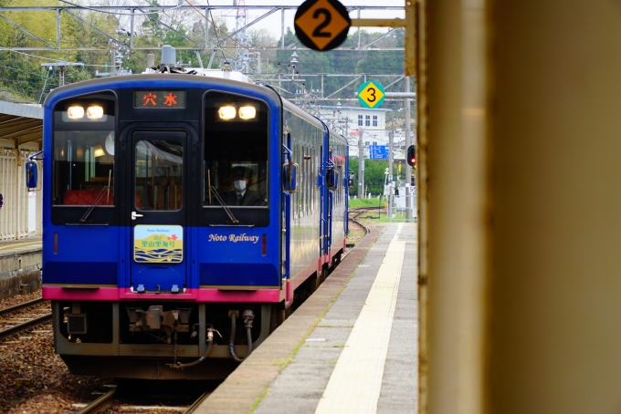 鉄道乗車記録の写真:乗車した列車(外観)(2)        「NT301
のと鉄道NT300形気動車」
