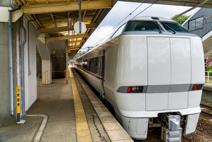 鉄道乗車記録の写真:乗車した列車(外観)(4)        「先頭車両と後方車両は
印象が変わる。」